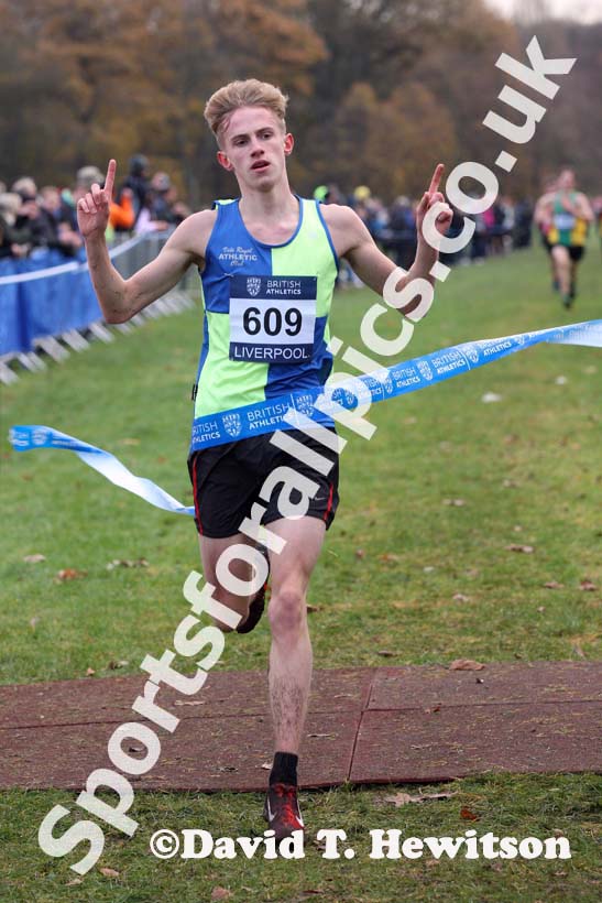 Elliot Bowker wins the under-17 men Liverpool Cross Challenge. David T. Hewitson/Sports for All Pics